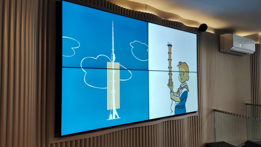 Экран с анимацией и визуализацией Останкинской телебашни