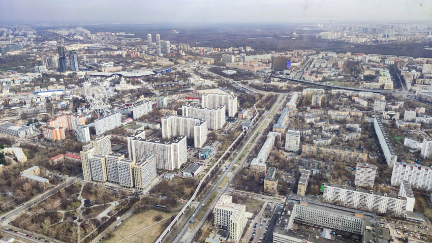 Вид на район ВДНХ с высоты Останкинской башни