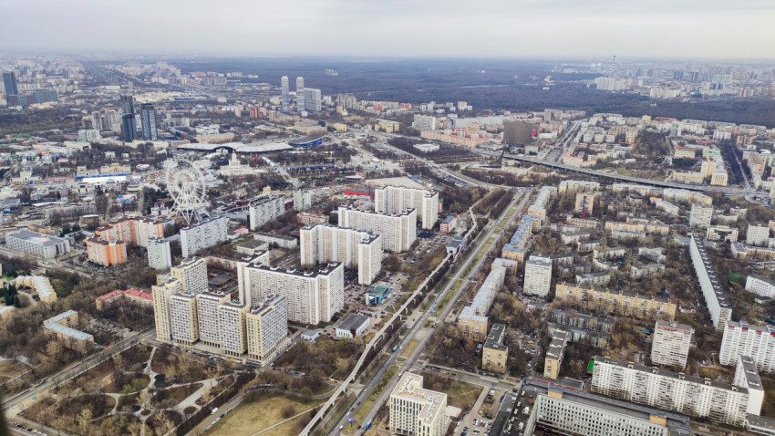 Панорама района ВДНХ с высоты Останкинской башни