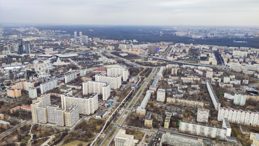 Панорама высотной застройки и Алексеевского района с Останкинской башни