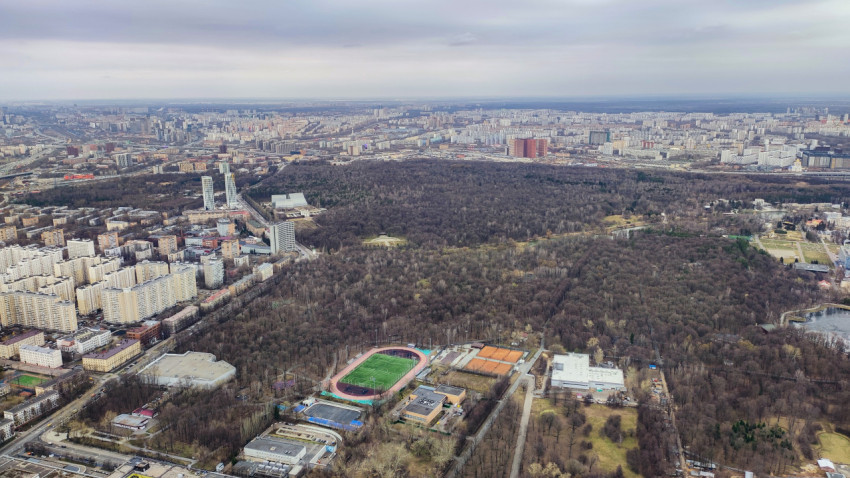 Панорама Останкинского парка и северо-восточных районов Москвы