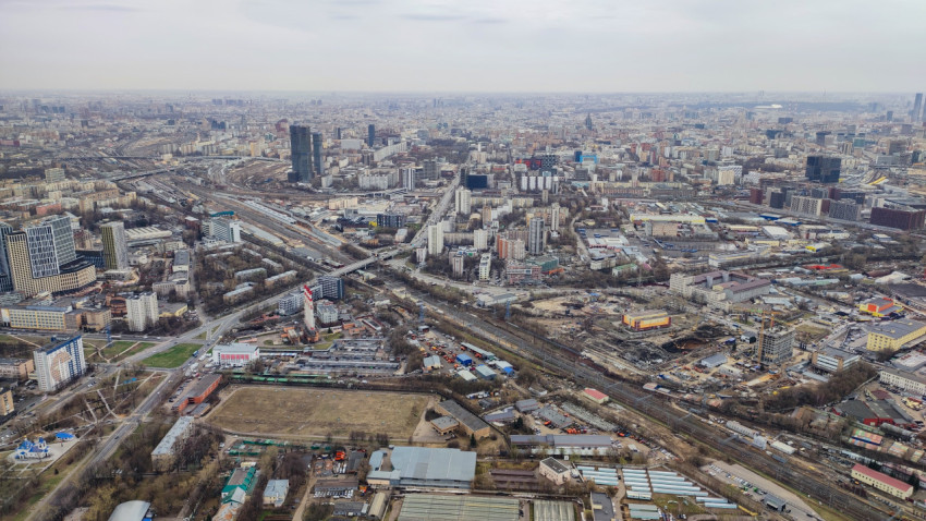 Железнодорожные узлы и жилые районы Москвы с высоты Останкинской башни