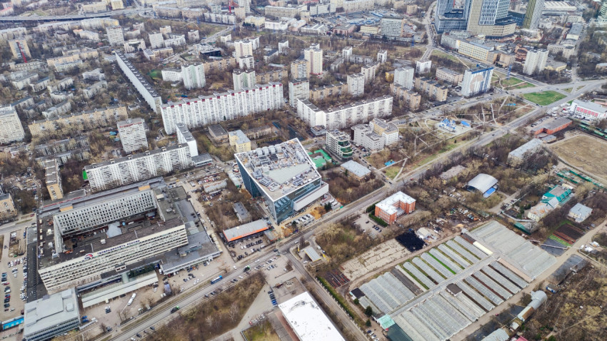 Жилые массивы и тепличные комплексы Москвы под обзором Останкинской телебашни