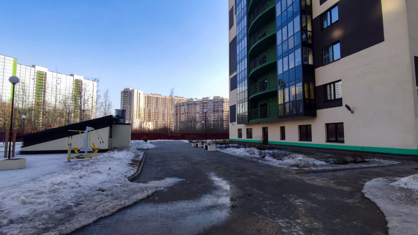 Двор между жилыми домами в зимний период