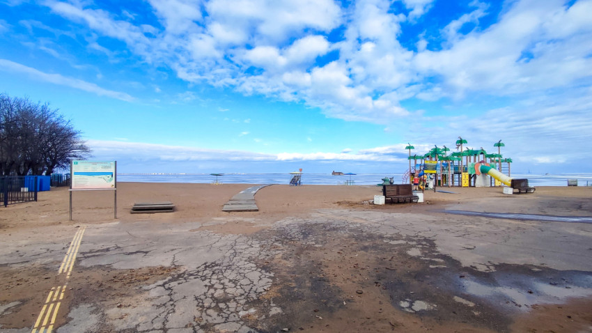 Центральный пляж Кронштадта на побережье Финского залива