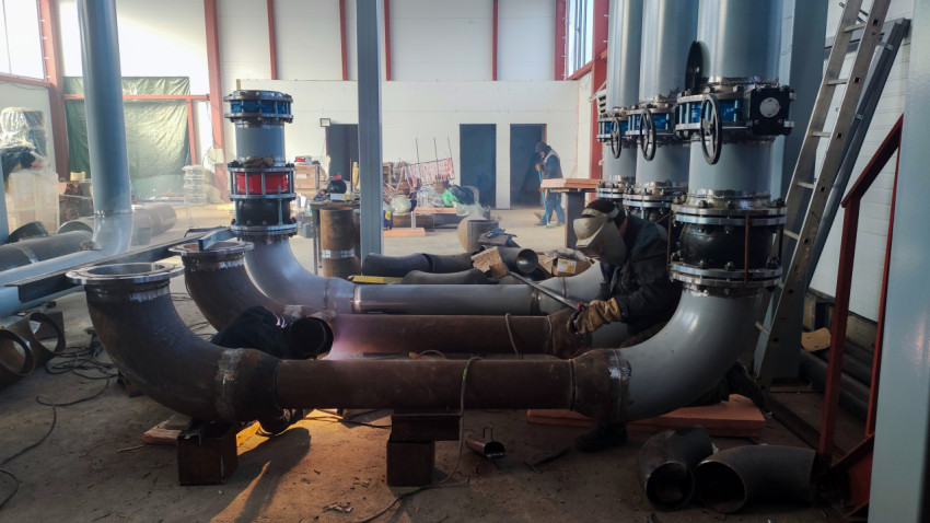 Монтаж трубопроводной системы на предприятии