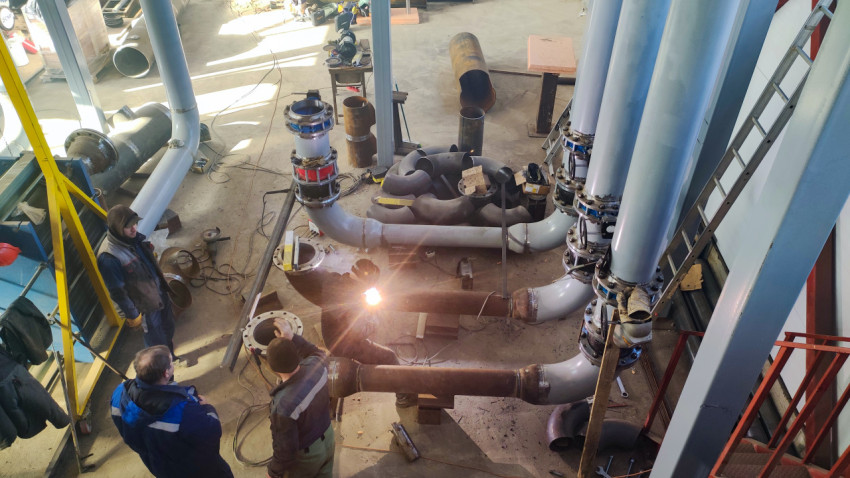 Сварка фланцевого соединения труб в котельной