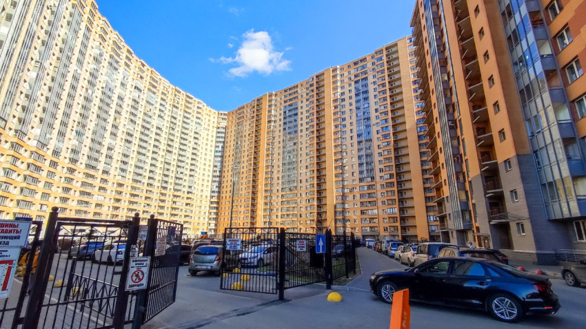 Дворовая территория жилого комплекса «Новый Оккервиль»