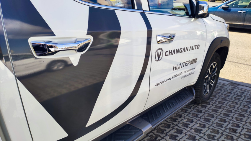 Боковые двери и элементы дизайна пикапа Changan Hunter Plus