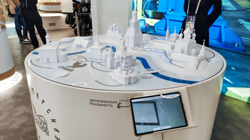 Макет архитектурных объектов Суздаля на стенде Владимирской области