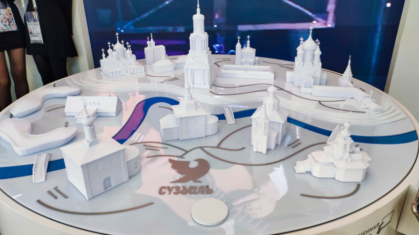 Панорамный макет Суздаля на стенде Владимирской области