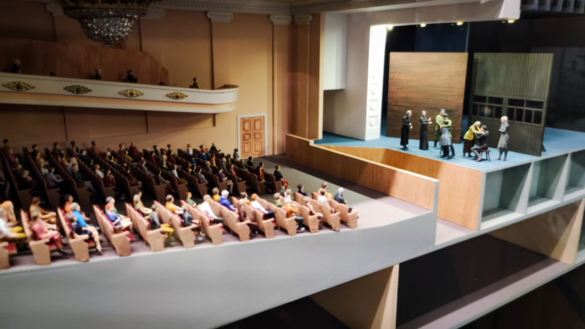 Макет театральной сцены и зрительного зала в павильоне «АТОМ»