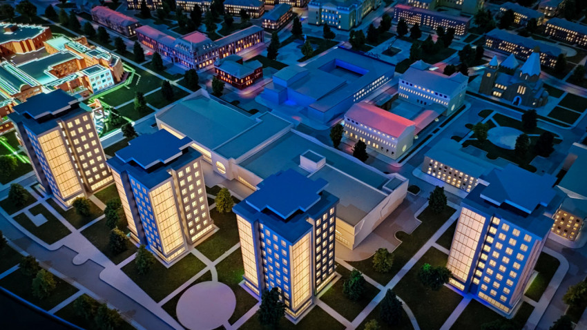 Группировка высотных зданий макета «Атомграда» в экспозиции ВДНХ