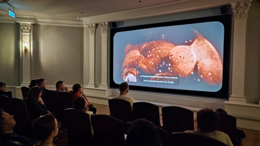 Зрительный зал с показом фильма в павильоне «АТОМ» на ВДНХ