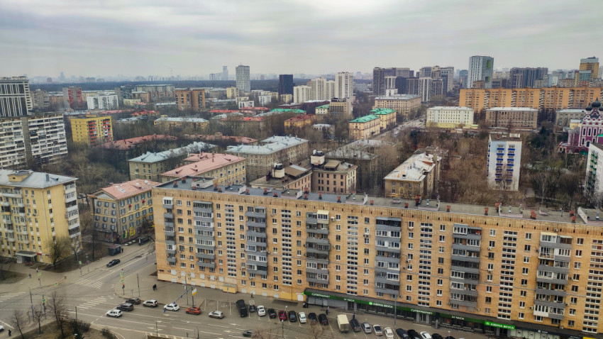 Панорама московских жилых кварталов и многоэтажной застройки