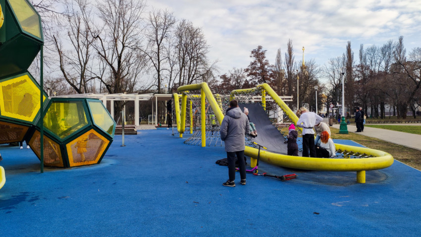 Канатный игровой модуль на детской площадке ВДНХ