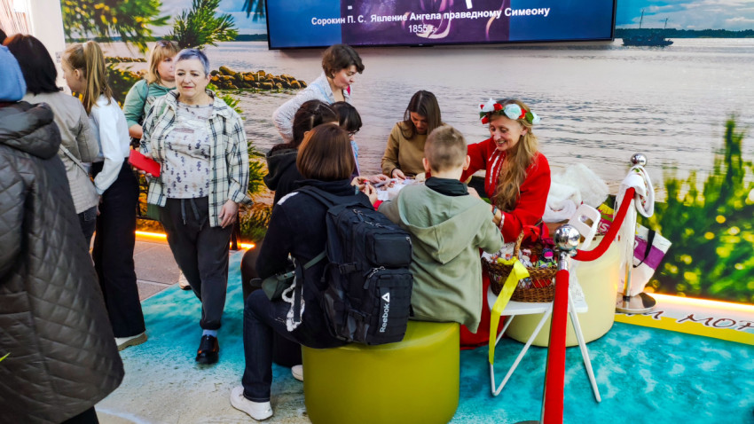 Мастер-класс в этнографической зоне на выставке «Россия»