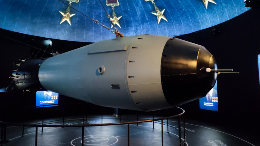 Макет «Царь-бомбы» в экспозиции павильона «АТОМ»