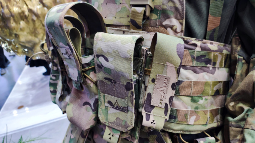 Подсумки и крепления тактического жилета «РусАрм» на стенде Калмыкии