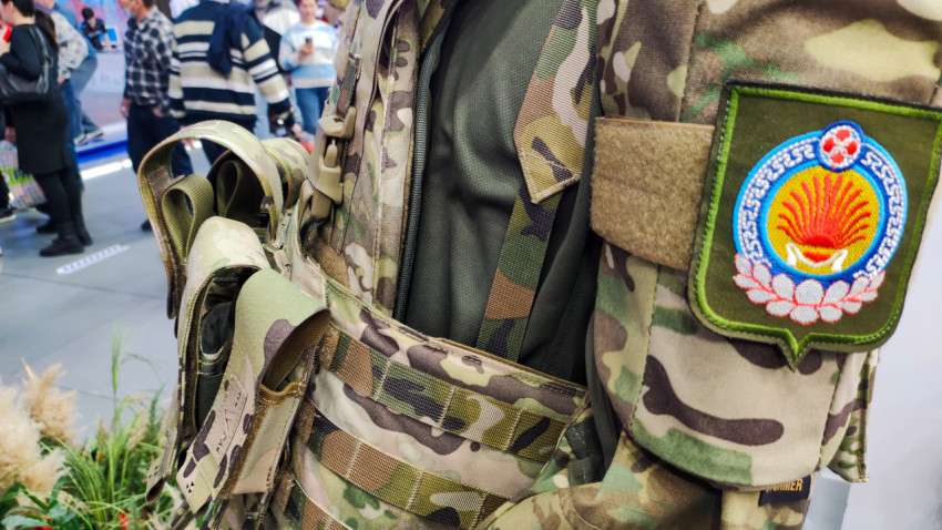 Плечевая часть тактического комплекта с нашивкой Республики Калмыкия