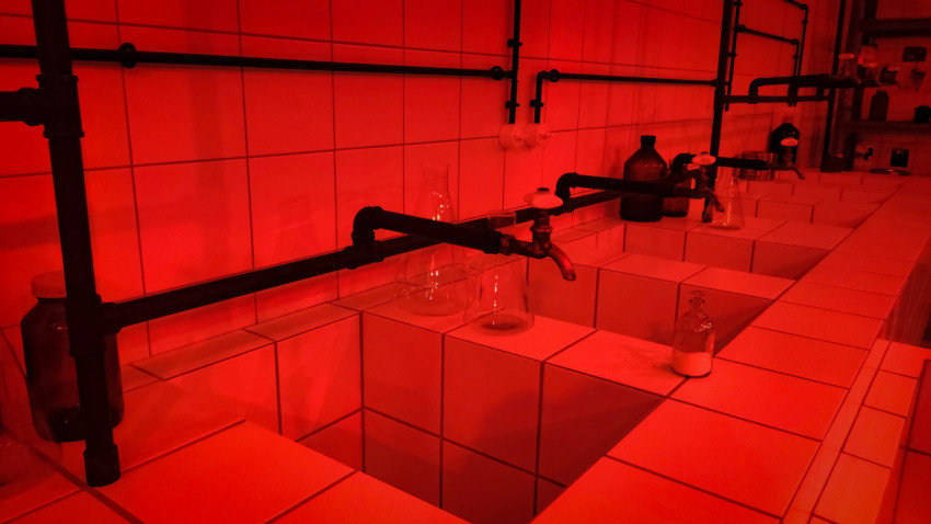 Лабораторные мойки и стеклянная тара в павильоне «АТОМ»