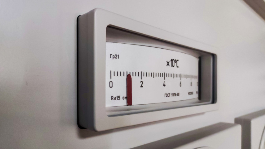 Линейный индикатор температуры на стенде управления в павильоне «АТОМ»