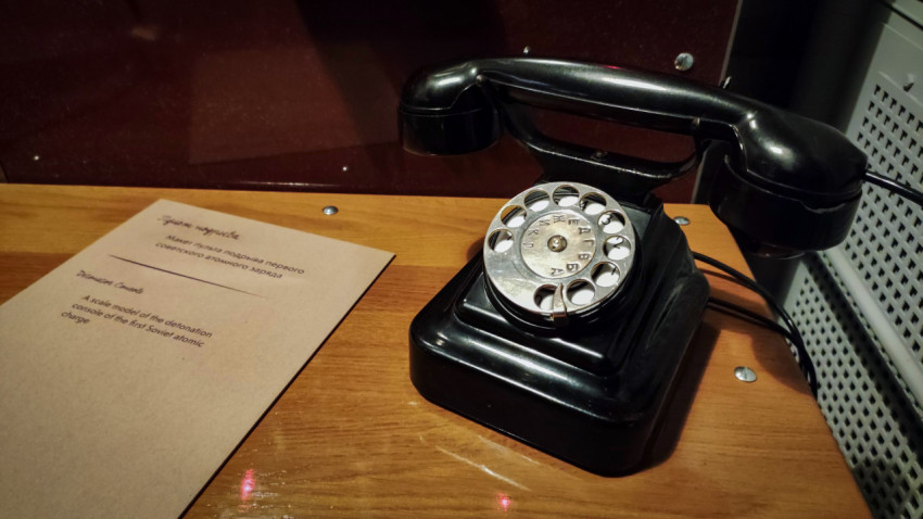 Документация к макету пульта подрыва РДС-1 и ретро-телефон