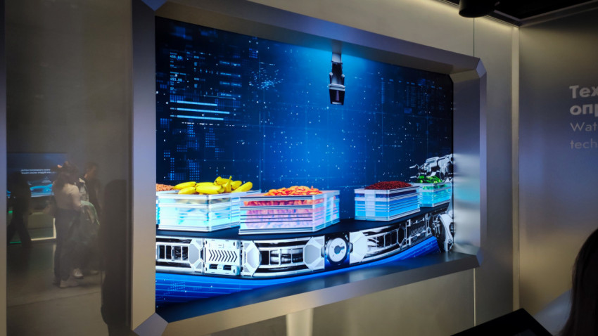 Роботизированная сортировка фруктов на мультимедийной панели павильона «АТОМ»