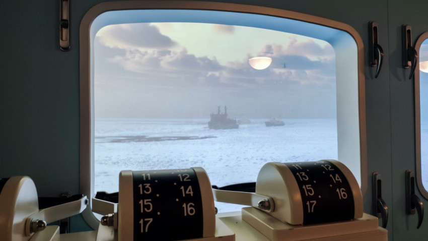 Окно симулятора ледовой обстановки в павильоне «АТОМ»