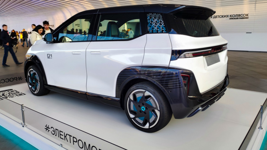 Демонстрационный электромобиль ATOM в павильоне «АТОМ» на ВДНХ