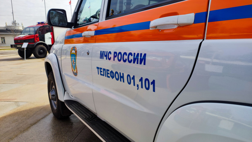 Автомобиль МЧС России на открытой экспозиции ВДНХ