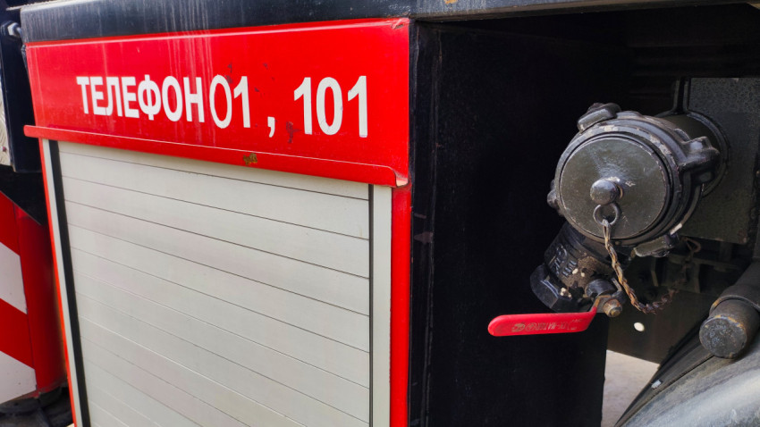 Сервисный отсек автолестницы АЛ-50 с креплением коммуникаций