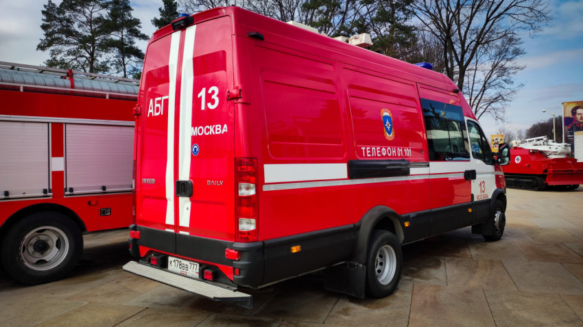 Пожарный штабной автомобиль МЧС России на выставке ВДНХ