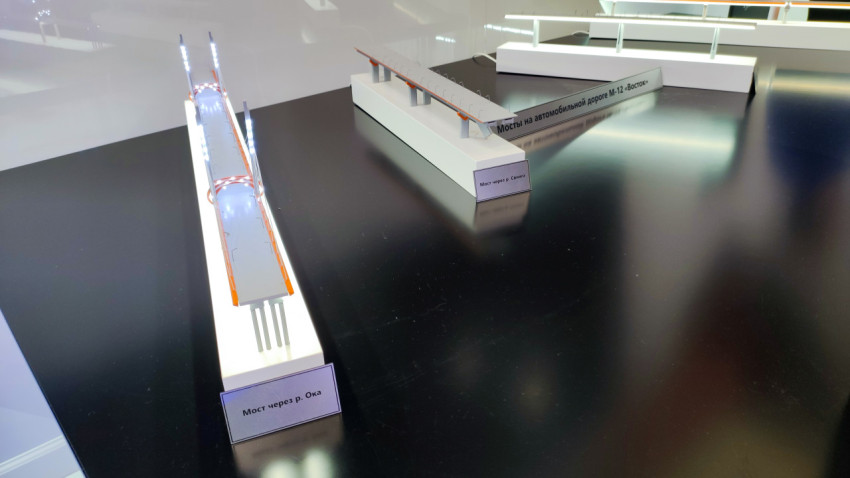 Макеты мостов на экспозиции «Транспорт России» в павильоне ВДНХ