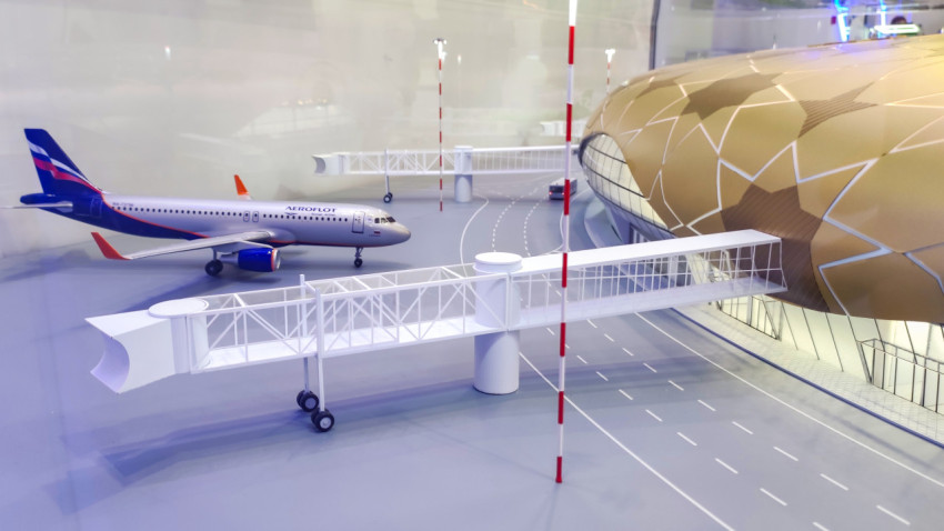 Макет самолёта «Аэрофлот» у терминала в экспозиции ВДНХ