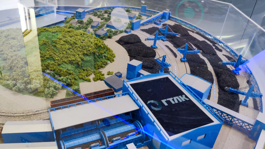 Макет промышленно-логистического комплекса с перегрузочной инфраструктурой