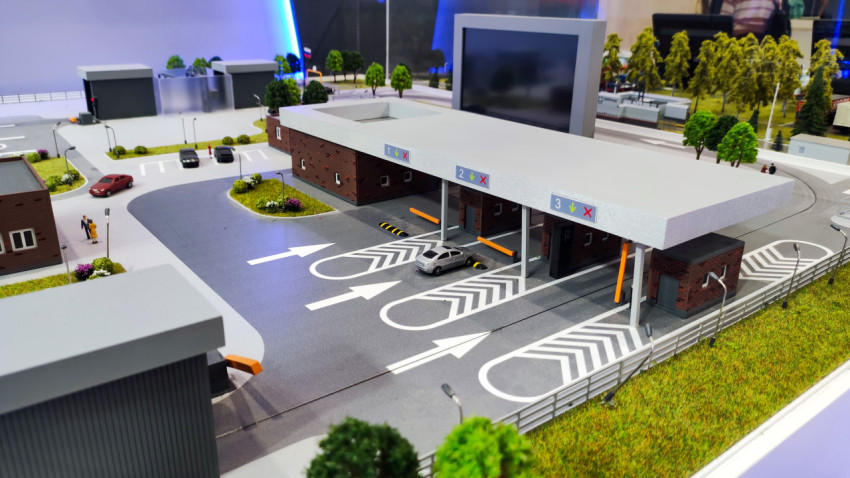 Макет зоны пропуска с крытым постом досмотра автомобилей