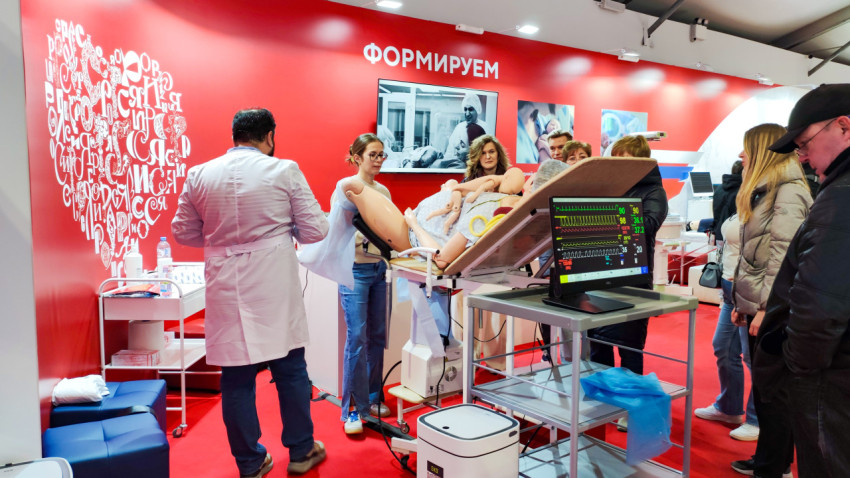 Мастер-класс по родовспоможению на выставке «Россия»