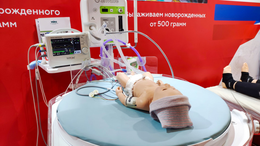 Неонатальный тренажёр с манекеном новорождённого и монитором