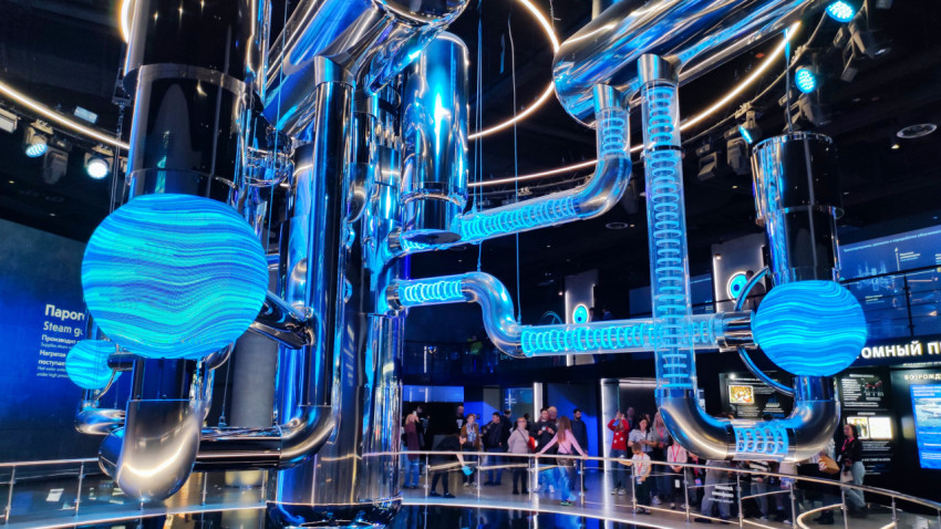 Фрагмент макета трубопроводов ВВЭР-1200 в павильоне «Атом»