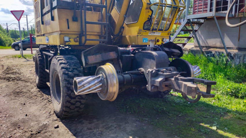 Ходовая часть экскаватора GEISMAR KGT-4RS на комбинированном ходу