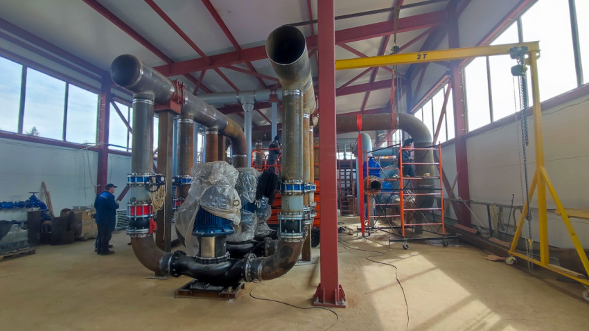 Трубные линии и насосное оборудование котельной