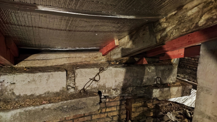 Центральная группа стропильных балок на чердаке