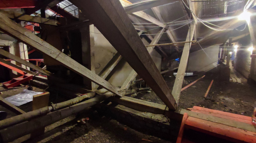 Опорные конструкции и инженерные сети чердачного уровня