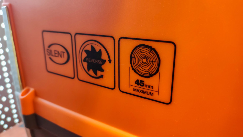 Пиктограммы функций садового измельчителя на корпусе