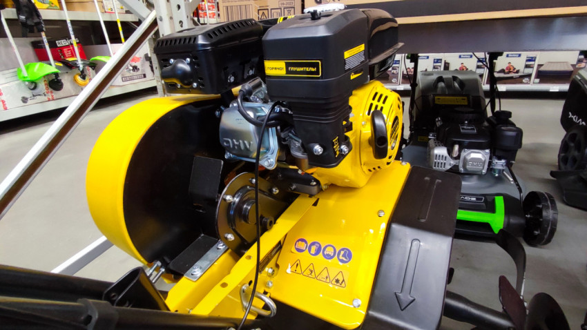 Приводной узел и двигатель мотокультиватора в магазине