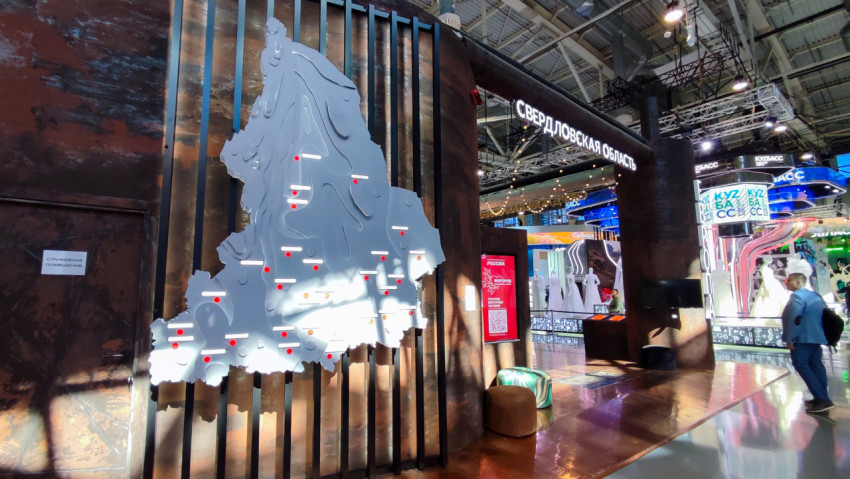 Карта Свердловской области на стенде региона в павильоне №75