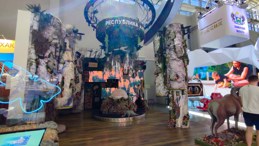 Экспозиция Республики Алтай с природными и этнокультурными элементами