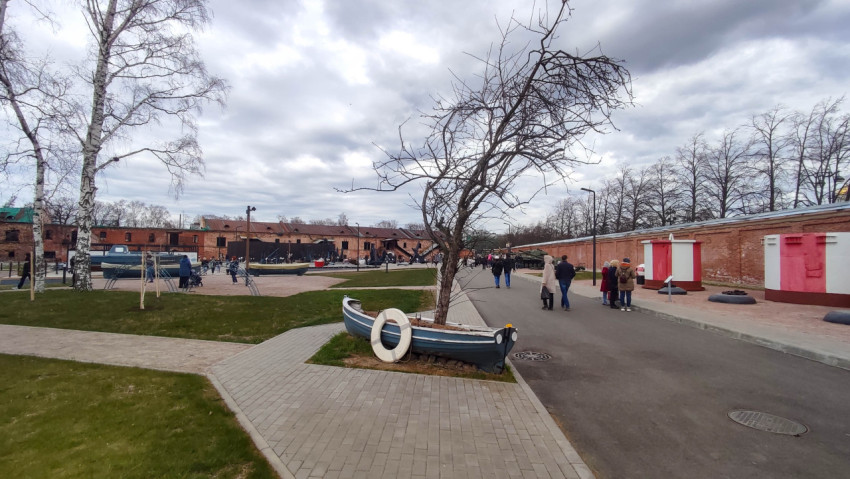 Парк Патриот Кронштадта во время весенней прогулки