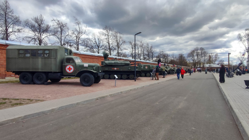 Военная выставка в парке Патриот в Кронштадте